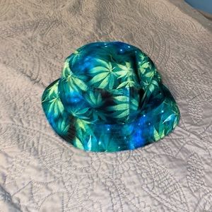 bucket hat